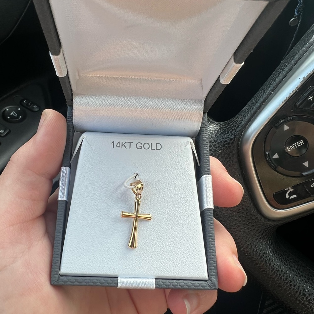 14 kt gold cross pendent